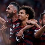 Vitinho desequilibra, Flamengo vence Atlético no Maracanã e se isola ainda mais na liderança Vitinho desequilibra, Flamengo vence Atlético no Maracanã e se isola ainda mais na liderança
