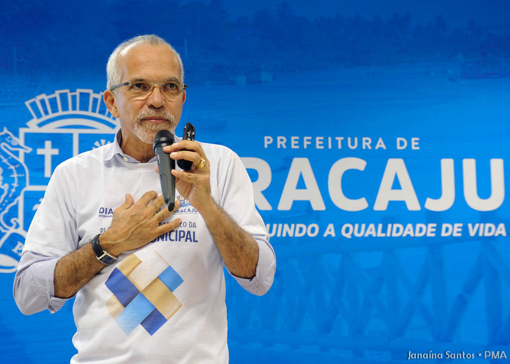 Edvaldo: pagar 15 folhas salariais em um ano é prova do compromisso com o servidor