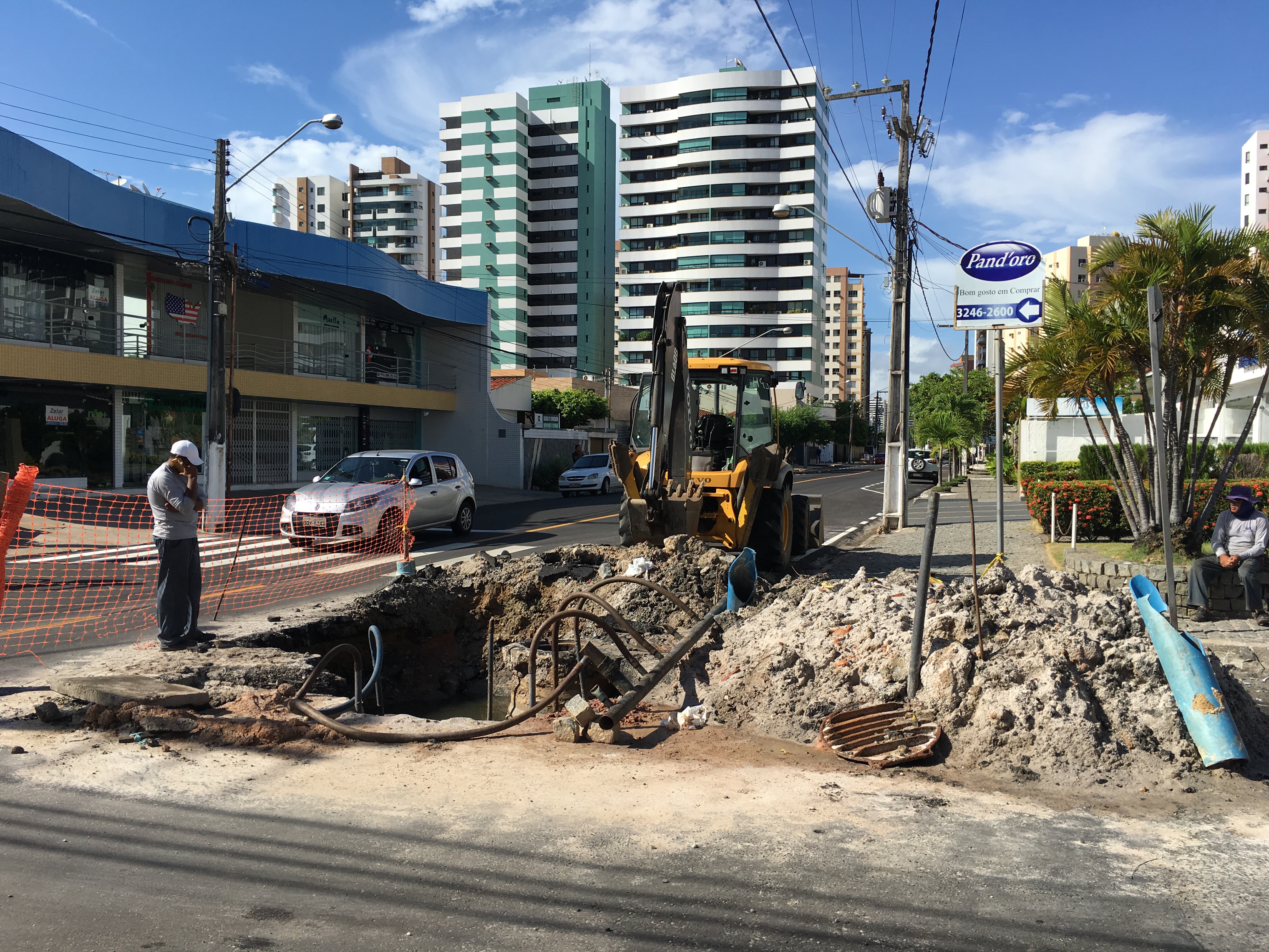 Edvaldo repudia destruição, feita pela Deso, em recapeamento de avenida