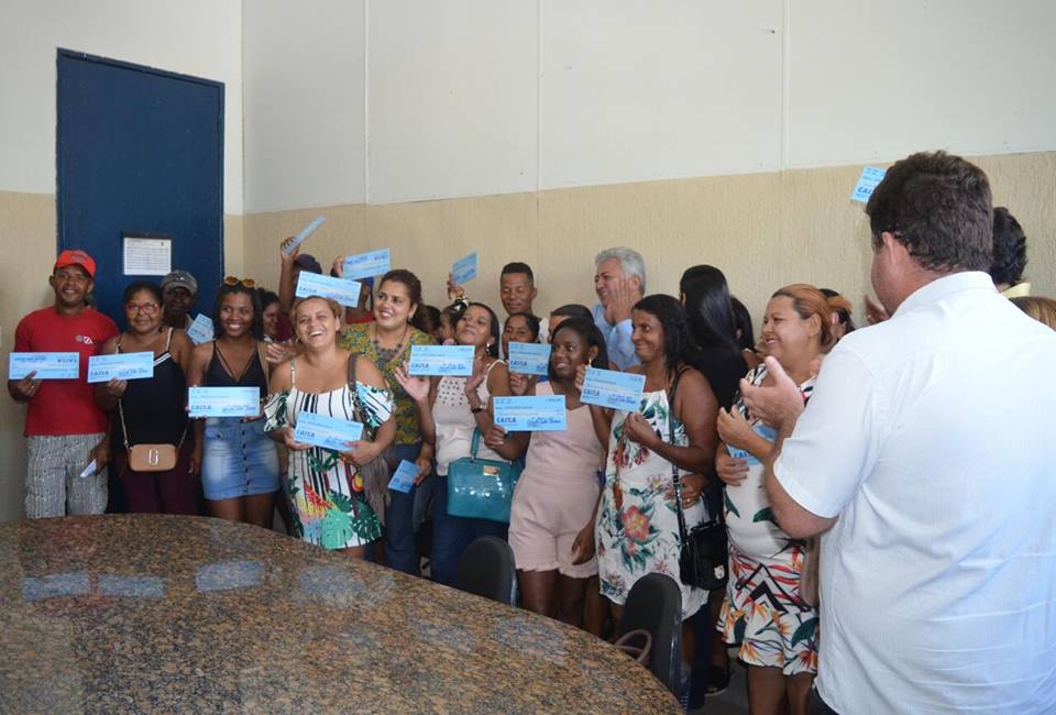 Prefeitura de Estância faz o pagamento da primeira parcela do auxílio financeiro para fateiras e fateiros do município