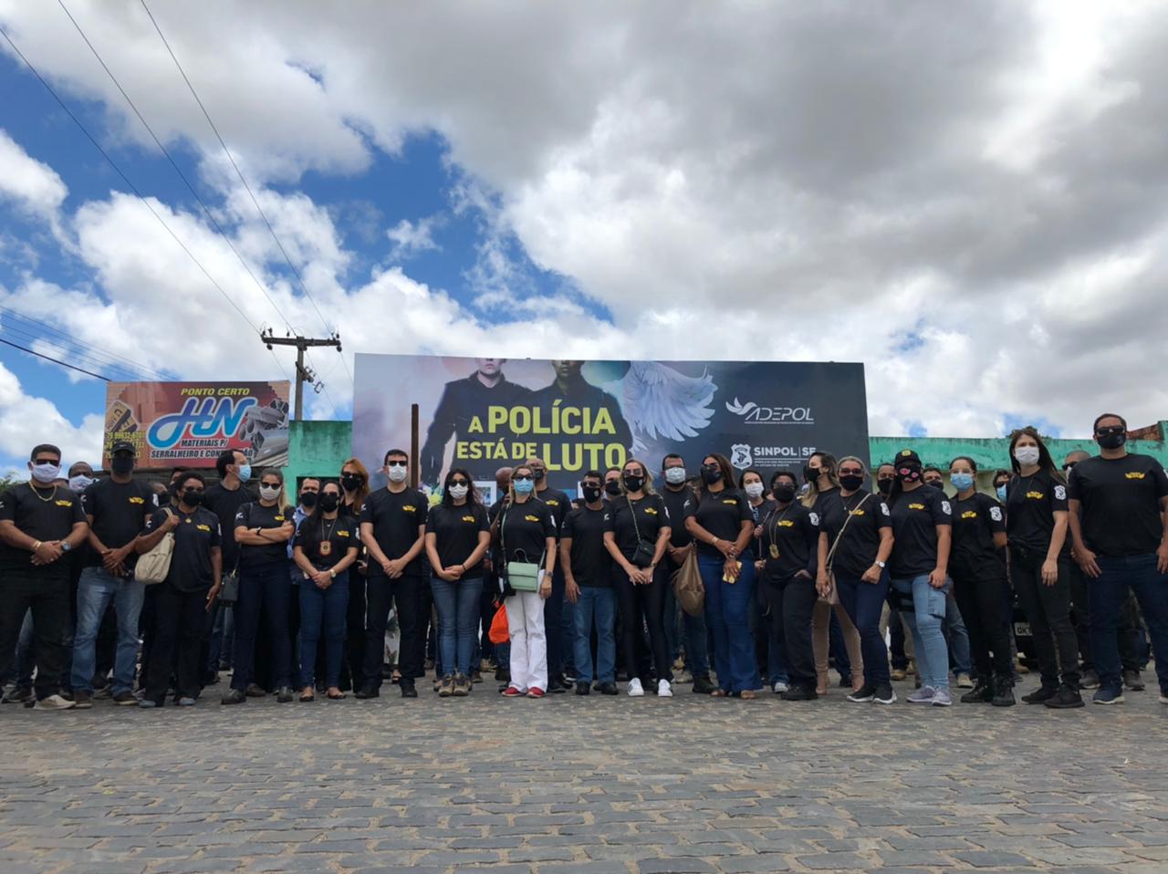 Polícia Civil Unida realiza ato em Umbaúba em memória a policiais civis mortos no município