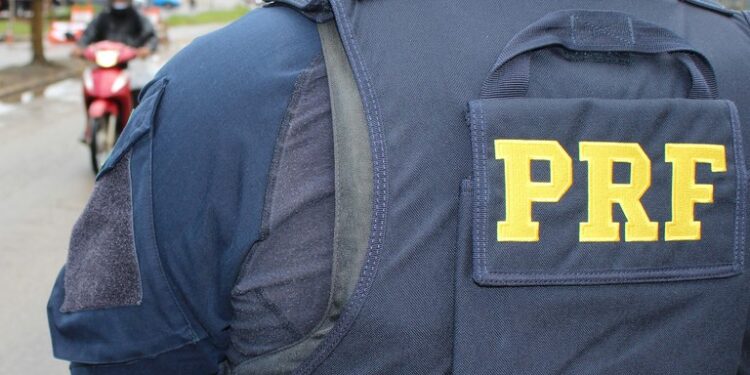 Propriá/SE: PRF flagra inabilitado alcoolizado pilotando motoneta na BR-101