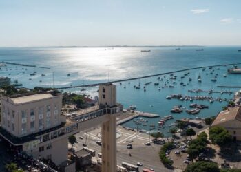 Bahia prorroga até 1º de junho toque de recolher em todo o estado