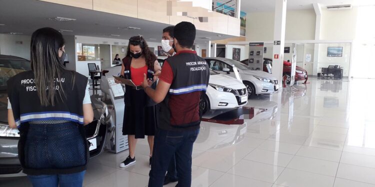 Procon Aracaju fiscaliza concessionárias de veículos