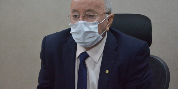 Luciano Bispo se solidariza com pacientes do Nestor Piva