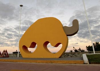 Em Aracaju, governador inaugura primeiro trecho da Orla Sul e assina ordens de serviço