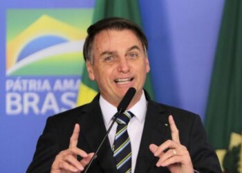 Bolsonaro vai ao STF contra lockdown e toque de recolher em estados e cidades