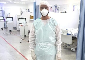 Médico vai para UTI, vence a Covid e volta à linha de frente da rede estadual
