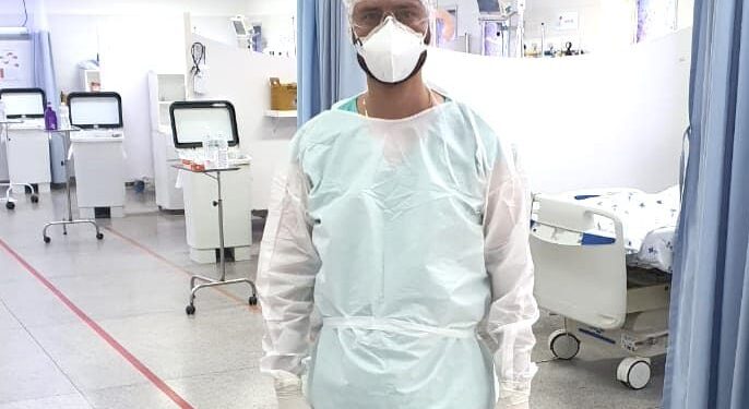 Médico vai para UTI, vence a Covid e volta à linha de frente da rede estadual