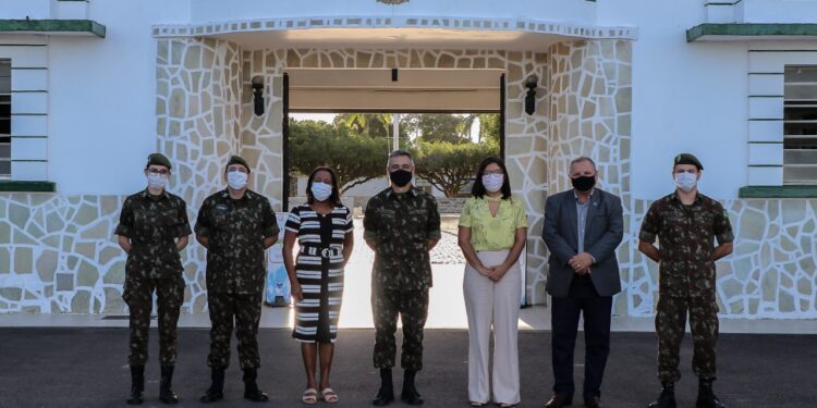 Secretária Mércia Feitosa enaltece parceria do Exército no enfrentamento à pandemia em Sergipe