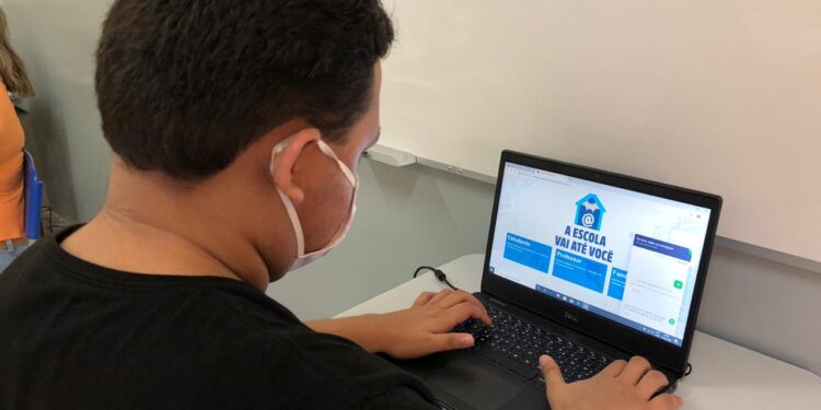 Portal da Educação garante continuidade do processo de aprendizagem na rede municipal