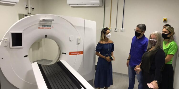 Sheyla Galba visita Hospital São José e cobra do Município e do Estado pontualidade nos repasses financeiros