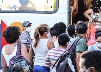 Professora Ângela Melo apresenta Indicações para prevenção à covid-19 nos ônibus de Aracaju