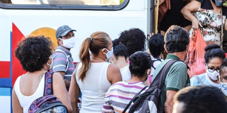 Professora Ângela Melo apresenta Indicações para prevenção à covid-19 nos ônibus de Aracaju
