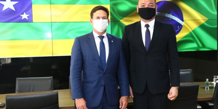 Em reunião com ministro da Cidadania, Eduardo Lima pede mais apoio às famílias vulneráveis de Aracaju