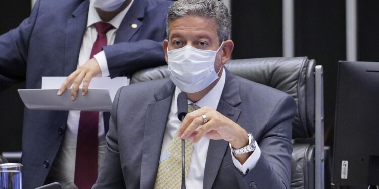 Lira diz que reforma tributária será a possível e melhorará sistema