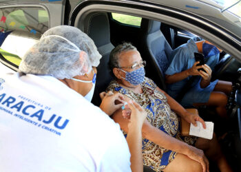 Aracaju inicia inicia nova etapa do plano de imunização e vacina mais de 3.179 pessoas