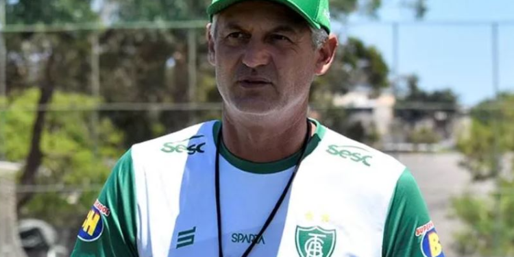 Lisca pede demissão do América-MG