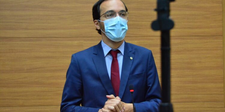 Georgeo volta a externar preocupação com Hospital João Alves