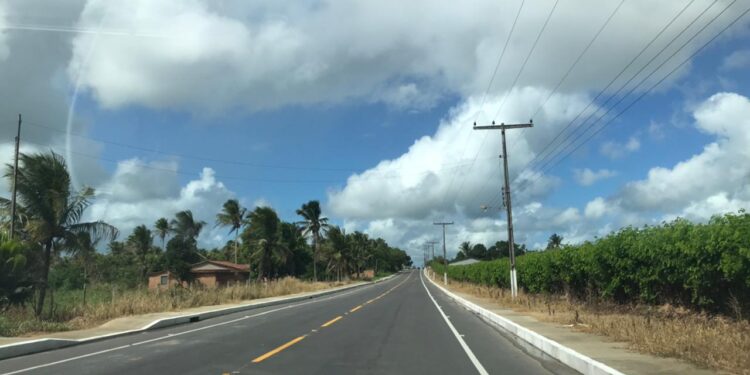 Rodovia que liga Umbaúba ao Povoado Queimada Grande já é realidade