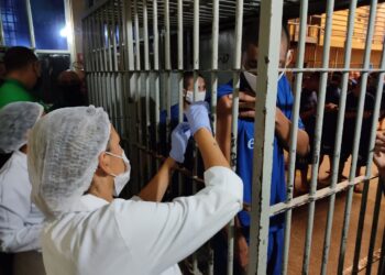 Sejuc conclui aplicação da primeira dose da vacina contra a Covid-19 no sistema prisional