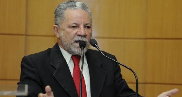 Gualberto exalta obra de reforma e ampliação de escola pública em São Cristóvão