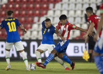 Brasil supera o Paraguai em Assunção e mantém 100% nas Eliminatórias da Copa