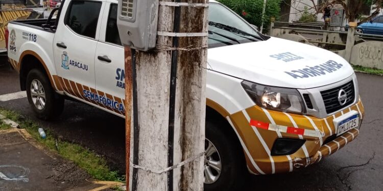 Mais de mil metros de cabos foram furtados dos semáforos de Aracaju este ano