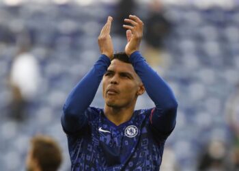 Chelsea anuncia renovação do contrato de Thiago Silva