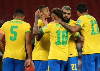 Brasil vence marcação do Equador e dispara na ponta das Eliminatórias