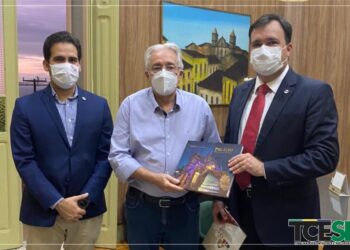 Presidente do TCE faz visita institucional à OAB Sergipe