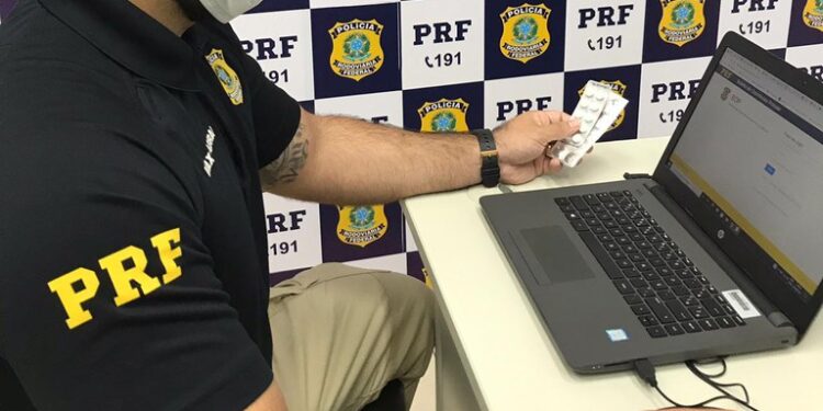 BR-235: PRF flagra mais três motoristas portando anfetamina