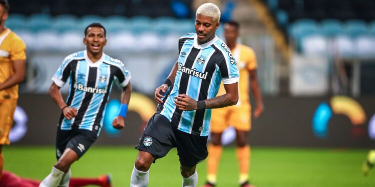 Copa do Brasil: Grêmio derrota Brasiliense por 2 a 0