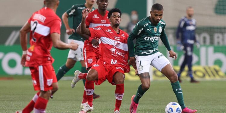 Palmeiras é eliminado da Copa do Brasil nos pênaltis para o CRB em SP