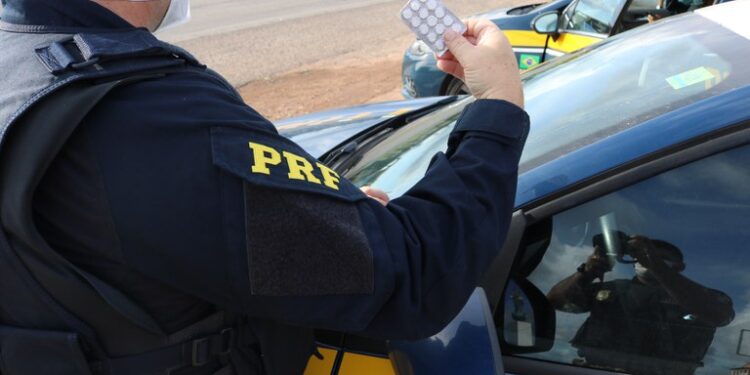 Sergipe: PRF flagra sete caminhoneiros portando “rebites”
