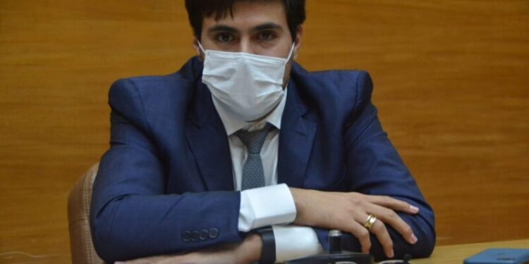 Talysson lamenta a triste marca de meio milhão de vidas perdidas para a covid