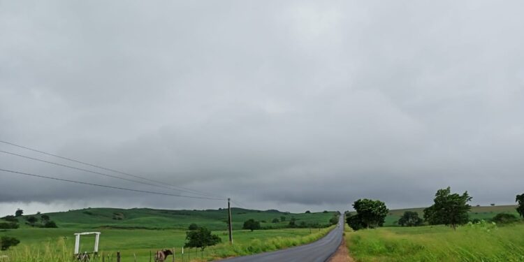 Primeiro fim de semana de Junho será de chuvas e temperatura amena