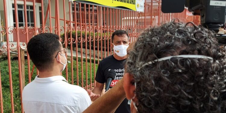 Bancários confirmam paralisação de 24h nesta terça (8)