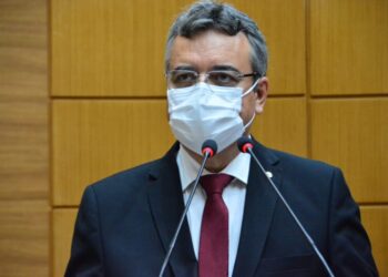 Luciano Pimentel comemora implantação de usina de energia solar
