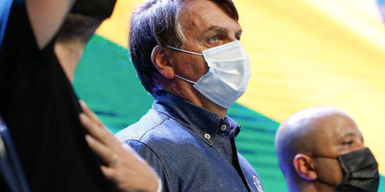 Sem apresentar provas, Bolsonaro volta a falar em fraude nas eleições de 2018