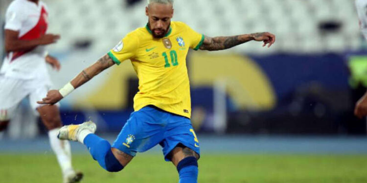 Neymar recorda dificuldades e chora após goleada: ‘Passei por muita coisa’