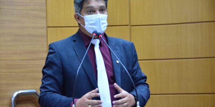Dr. Samuel defende exercício da profissão de advogado