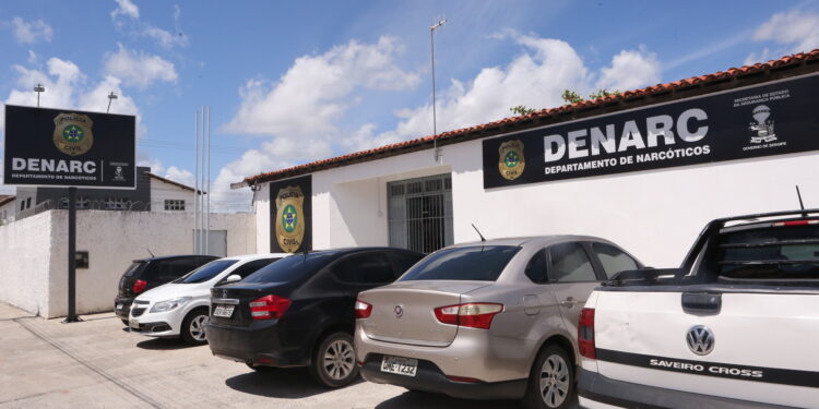 Denarc e Core flagram suspeito de tráfico no conjunto Marcos Freire II