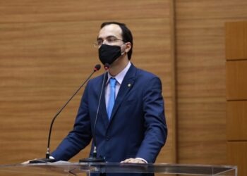 Georgeo cobra debate sobre retorno de aulas presenciais