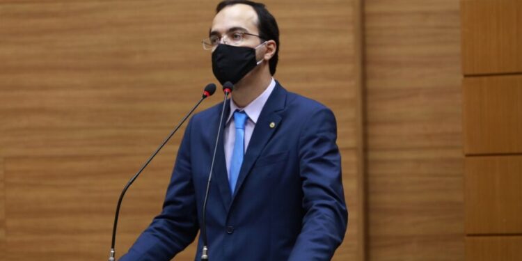 Georgeo cobra debate sobre retorno de aulas presenciais
