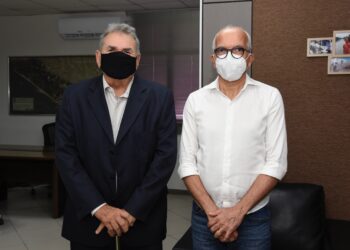 Prefeito de Aracaju recebe visita do conselheiro do TCE, Carlos Alberto Sobral