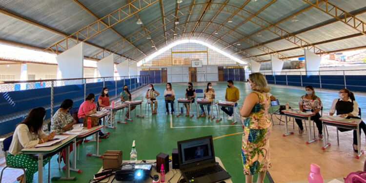 Prefeitura de Lagarto traça metas com gestores em mais um Encontro Pedagógico