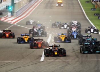GP do Azerbaijão tem vitória de Pérez, batida de Verstappen e erro de Hamilton