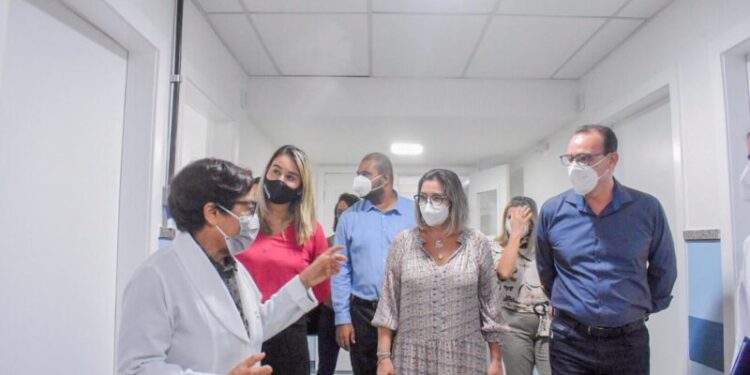 Comissão de Saúde da Alese visita Unidade Materno Infantil do HU