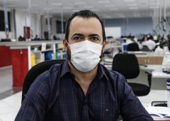 “Não há justificativa alguma para que o indivíduo escolha uma vacina em detrimento de outra”, alerta diretor de Vigilância e Saúde da SES
